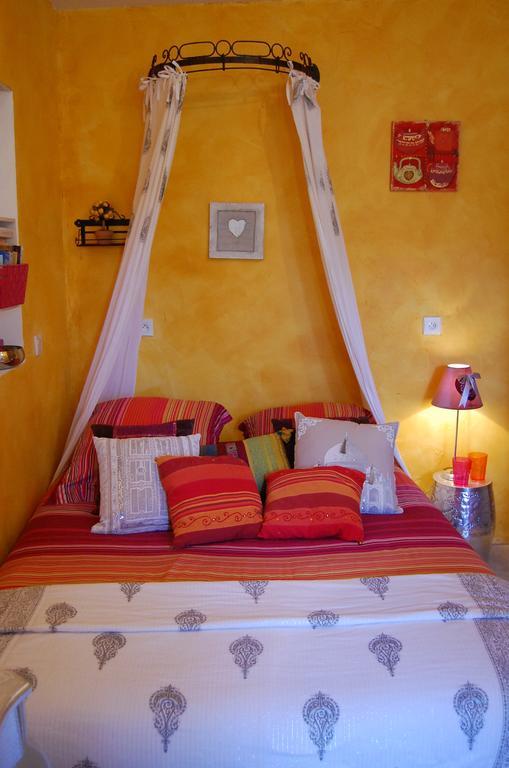 ור פון דו גאר Maison D'Hotes Le Mas De Lila חדר תמונה