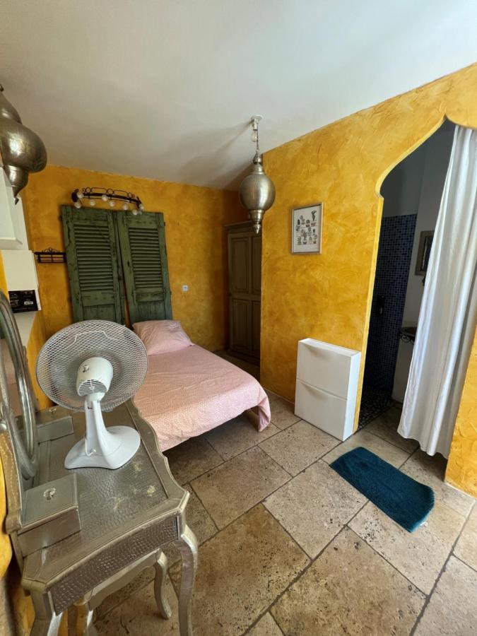 ור פון דו גאר Maison D'Hotes Le Mas De Lila מראה חיצוני תמונה